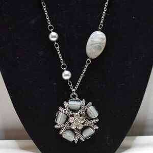Rare Vintage Unique Blue Stone Clear Rhinestone Silver Tone Floral Necklace